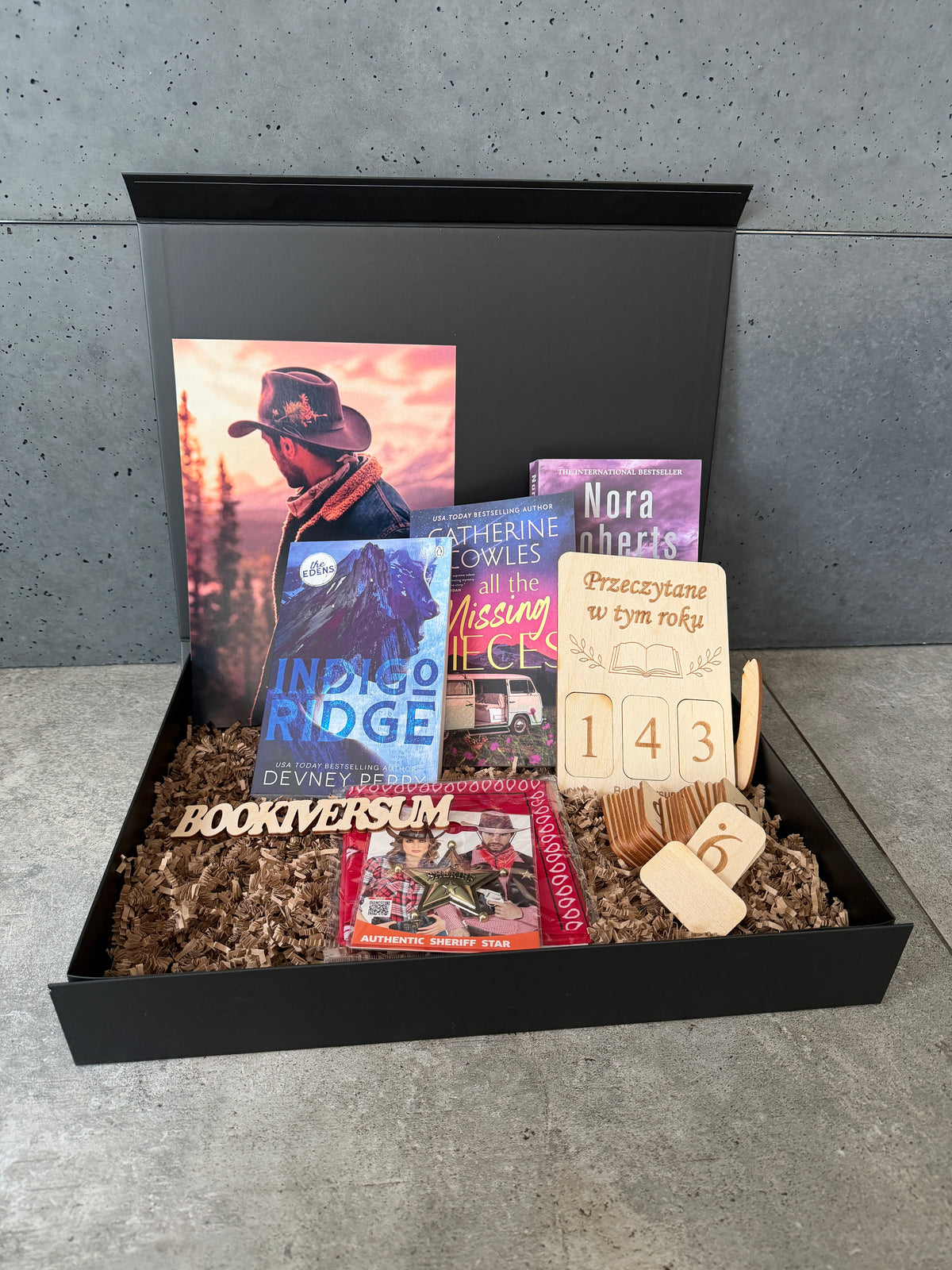 Global Reads - Small Town Crime & Romance ENG